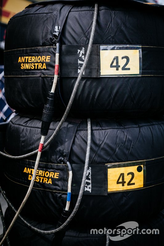 Pirelli lastikleri