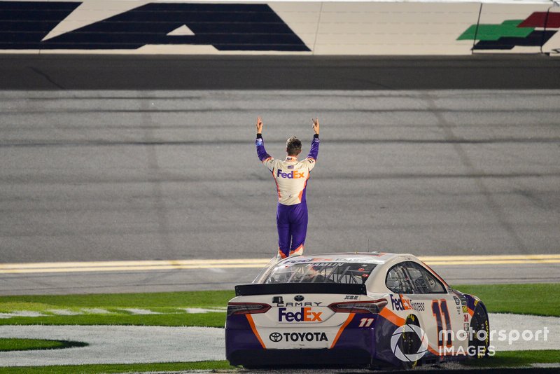 Denny Hamlin, Joe Gibbs Racing, Toyota Camry FedEx Express celebrates after winning