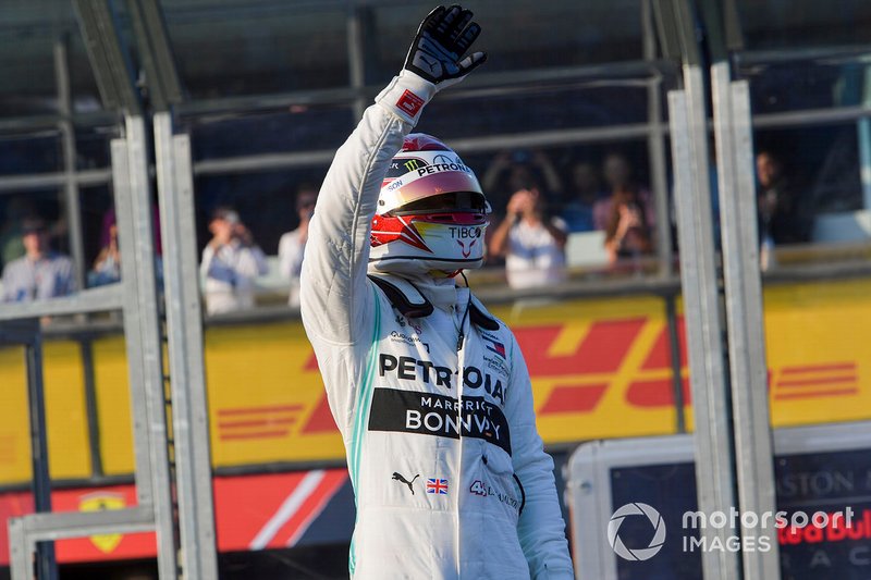 Pole Sitter Lewis Hamilton, Mercedes AMG F1 celebrates in Parc Ferme