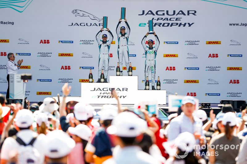 The PRO class podium: Katherine Legge, Rahal Letterman Lanigan Racing, Bryan Sellers, Rahal Letterman Lanigan Racing, Sérgio Jimenez, Jaguar Brazil Racing