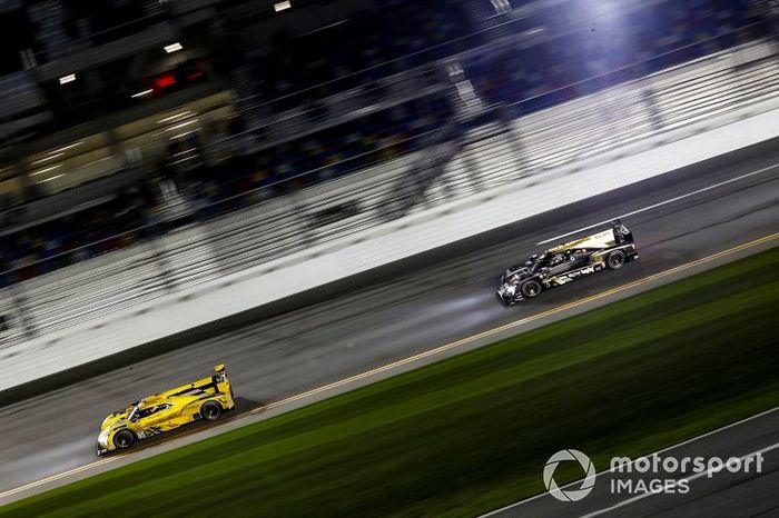 #85 JDC-Miller Motorsports Cadillac DPi, DPi: Misha Goikhberg, Tristan Vautier, Devlin DeFrancesco, Rubens Barrichello, #5 Action Express Racing Cadillac DPi: Joao Barbosa, Filipe Albuquerque, Christian Fittipaldi