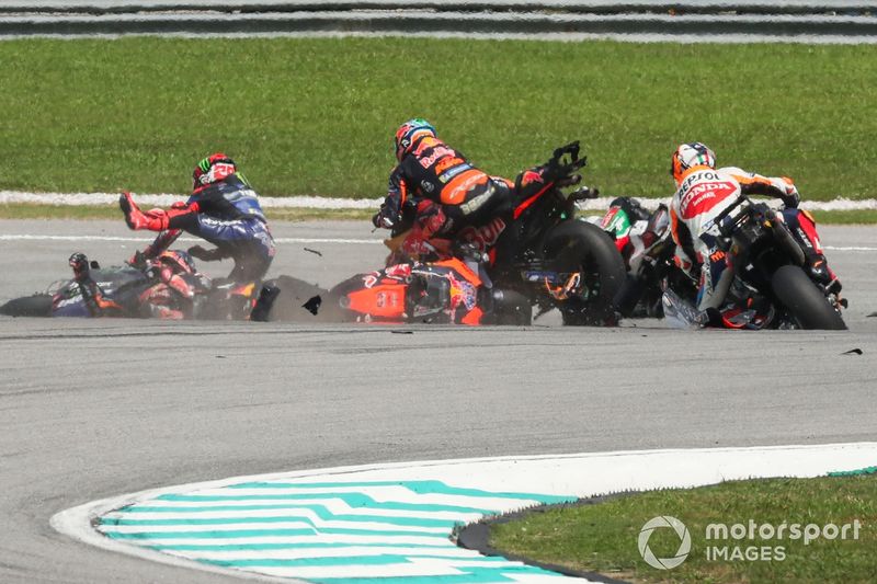 Jack Miller, Red Bull KTM Factory Racing, Fabio Quartararo, Yamaha Factory Racing, Brad Binder, Red Bull KTM Factory Racing Crash