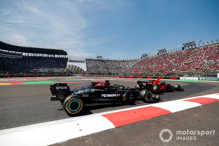 Max Verstappen, Red Bull Racing RB16B, Lewis Hamilton, Mercedes W12