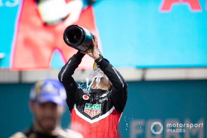 Podio: ganador Pascal Wehrlein, Porsche