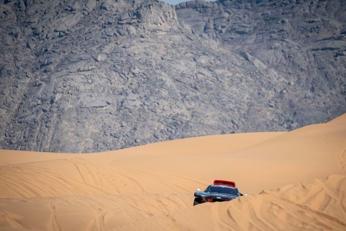 #200 Team Audi Sport Audi: Stéphane Peterhansel, Edouard Boulanger