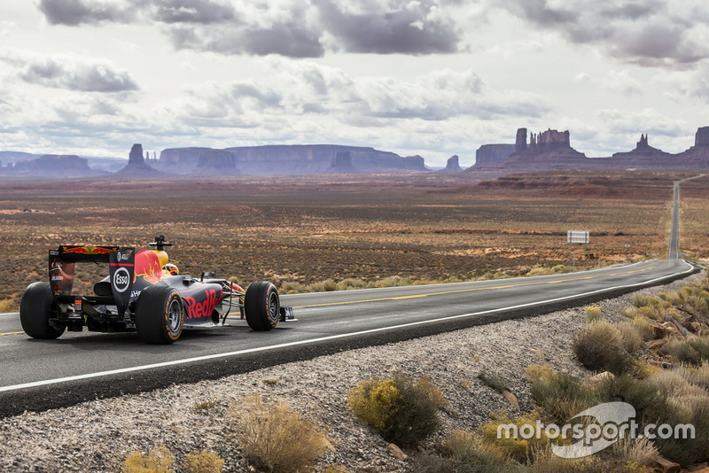 Daniel Ricciardo, Red Bull Racing di Monument Valley