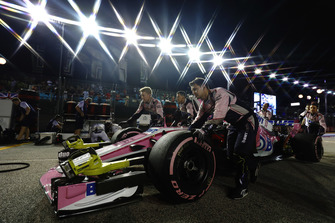 Sergio Perez, Racing Point Force India VJM11, arrive sur la grille