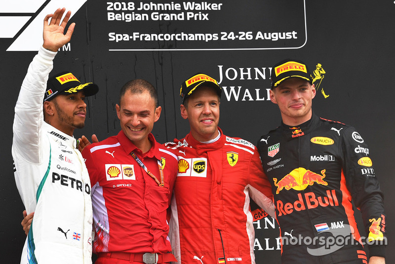 Il vincitore della gara Sebastian Vettel, Ferrari, il secondo classificato Lewis Hamilton, Mercedes AMG F1, il terzo classificato Max Verstappen, Red Bull Racing
