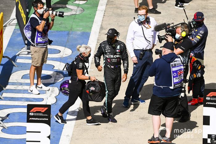 Ganador de la pole Lewis Hamilton, Mercedes-AMG F1