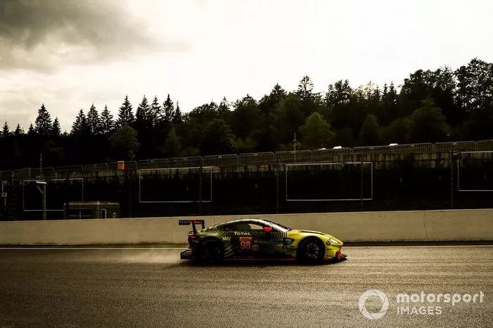 #98 Aston Martin Racing Aston Martin Vantage: Paul Dalla Lana, Augusto Farfus, Ross Gunn 