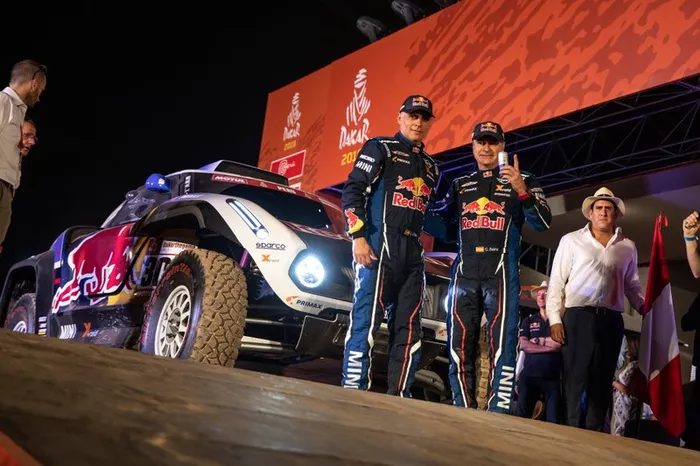 #300 X-Raid Mini JCW Team: Carlos Sainz, Lucas Cruz