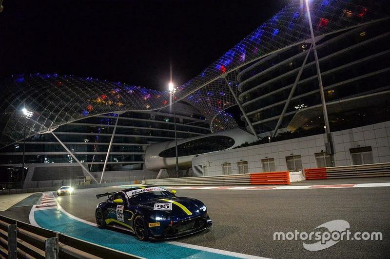 #95 Aston Martin Racing Aston Martin Vantage GT4: Thomas Canning, Mark Farmer, Oliver Wilkinson, Adrian Willmott