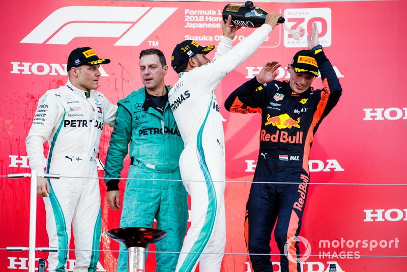 Lewis Hamilton újabb győzelme, ezúttal Szuzukában