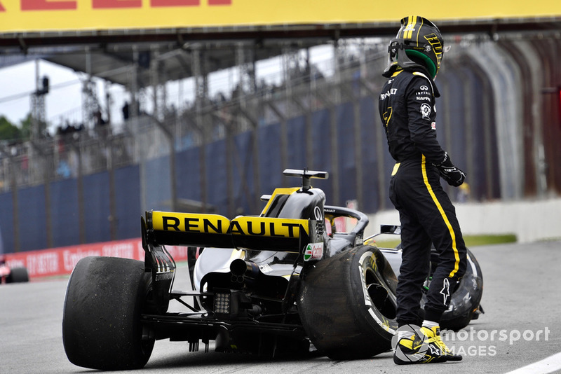 Ніко Хюлькенберг, Renault Sport F1 Team R.S. 18, розбив машину у другій практиці