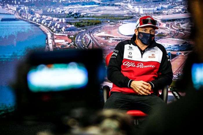 Kimi Raikkonen, Alfa Romeo Racing en la rueda de prensa