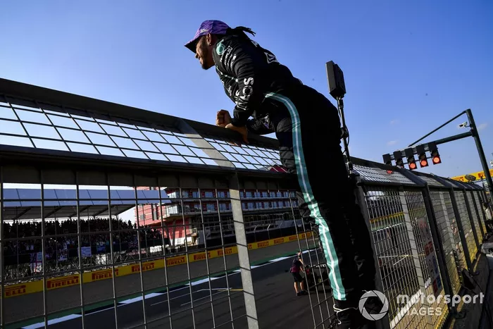 Ganador de la primera posición para la carrera Sprint Lewis Hamilton, Mercedes