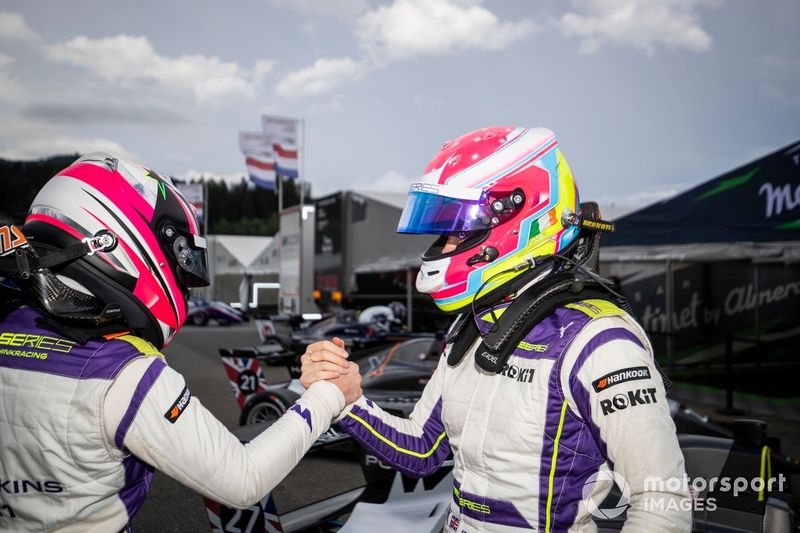 Jessica Hawkins, Alice Powell, en parc ferme