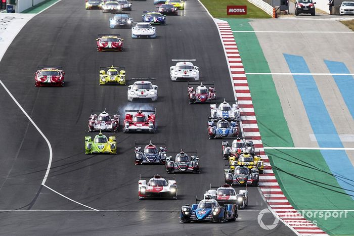 Start of the race, #36 Alpine Elf Matmut Alpine 480 Gibson: Andre Negrao, Nicolas Lapierre, Matthieu Vaxiviere leads