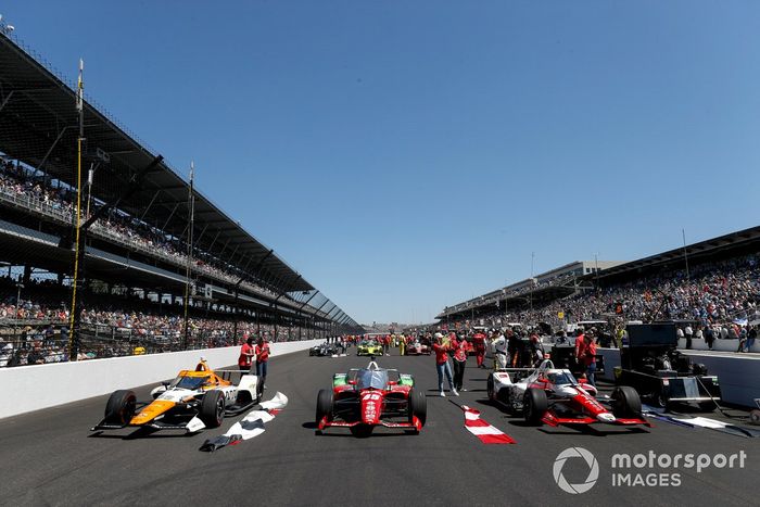 Santino Ferrucci, Rahal Letterman Lanigan Racing Honda, Juan Pablo Montoya, Arrow McLaren SP Chevrolet, JR Hildebrand, A.J. Foyt Enterprises Chevrolet