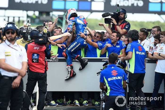 Vencedor da corrida Alex Rins, Team Suzuki MotoGP