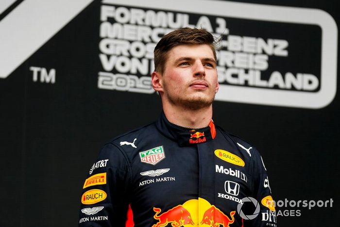 Podio: ganador de la carrera Max Verstappen, Red Bull Racing