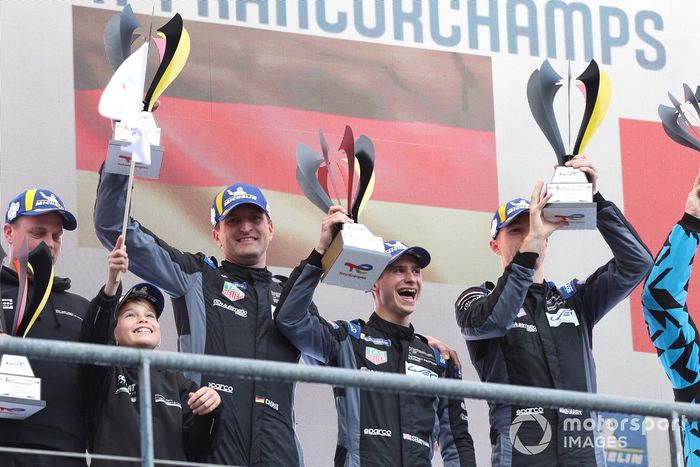 Podio: #77 Dempsey-Proton Racing Porsche 911 RSR 19 LMGTE Am de Christian Ried, Sebastian Priaulx, Harry Tincknell 
