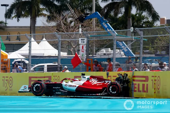 Valtteri Bottas, Alfa Romeo C42 tras su accidente