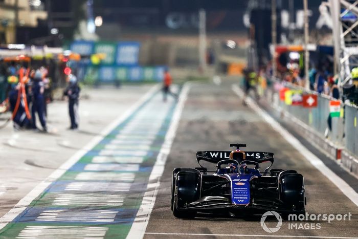 Alex Albon, Williams FW46, sale de boxes