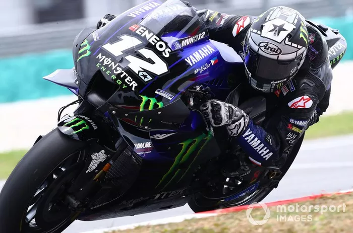 Yamaha: apéndices extraíbles en el carenado a la altura del manillar 
