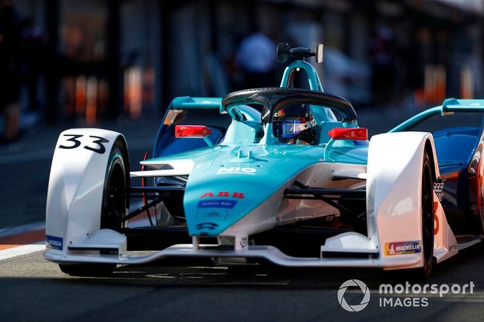 Ma Qinghua, NIO 333, NIO FE-005 in the pit lane