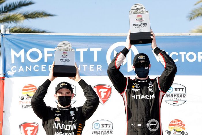 Podio: Ganador de la carrera Josef Newgarden, Team Penske Chevrolet, segundo lugar Patricio O'Ward, Arrow McLaren SP Chevrolet