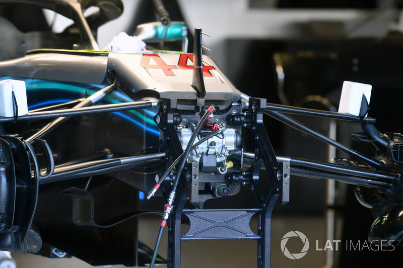 Mercedes-AMG F1 W09 ön süspansiyon detay