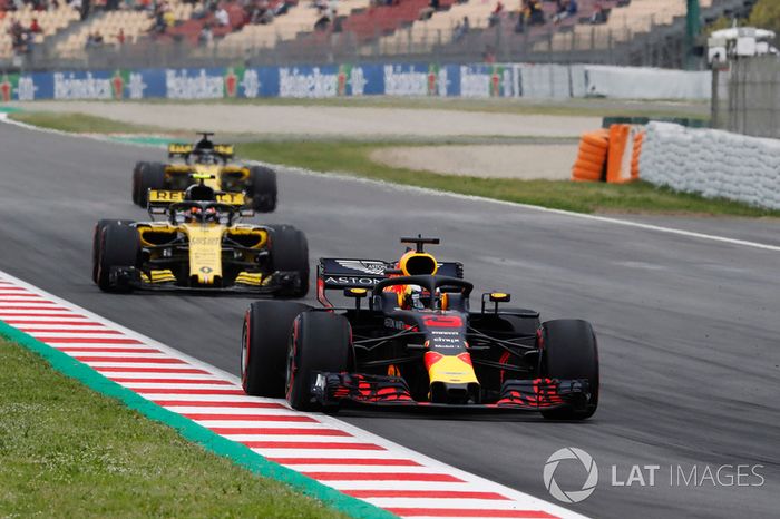 Daniel Ricciardo, Red Bull Racing RB14, Carlos Sainz, Renault Sport F1 Team R.S. 18., Nico Hulkenberg, Renault Sport F1 Team R.S. 18. en FP3