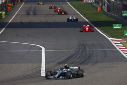 Valtteri Bottas, Mercedes AMG F1 W09, Sebastian Vettel, Ferrari SF71H, Lewis Hamilton, Mercedes AMG F1 W09, and Daniel Ricciardo, Red Bull Racing RB14 Tag Heuer
