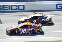 Kyle Busch, Joe Gibbs Racing, Toyota Camry M&M's Flavor Vote, Kevin Harvick, Stewart-Haas Racing, Ford Fusion Busch Beer Flannel