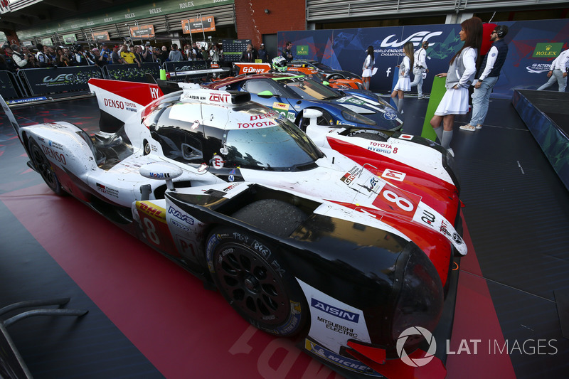 Mobil Fernando Alonso, Sébastien Buemi, Kazuki Nakajima, Toyota Gazoo Racing