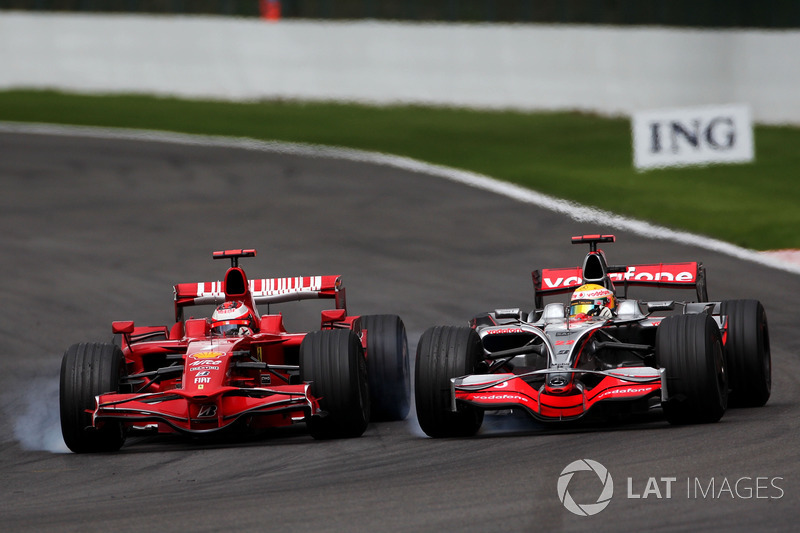 Kimi Raikkonen, Ferrari F2008; Lewis Hamilton, McLaren Mercedes MP4-23