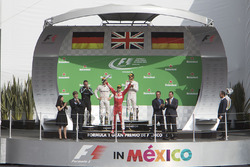 Podio: Tercer lugar Sebastian Vettel, Scuderia Ferrari celebra