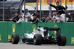 Переможець Льюіс Хемілтон, Mercedes AMG F1 W07 Hybrid
