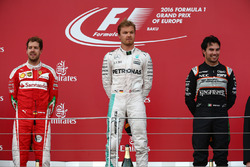 1st place Nico Rosberg, Mercedes AMG Petronas F1 W07, 2nd place Sebastian Vettel, Scuderia Ferrari S