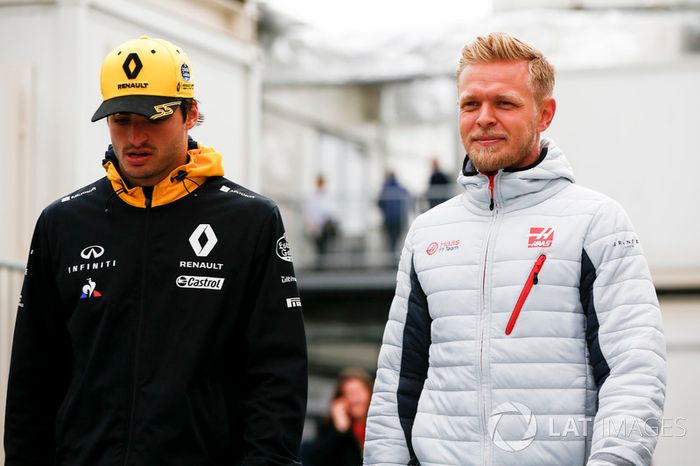 Carlos Sainz Jr., Renault Sport F1 Team, Kevin Magnussen, Haas F1 Team