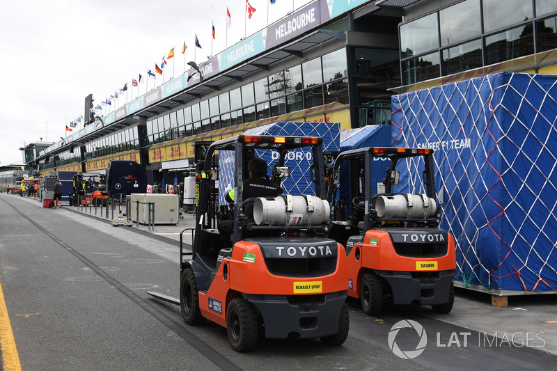 Freight in pit lane