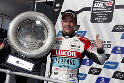 Podium: le vainqueur Jean-Karl Vernay, Audi Sport Leopard Lukoil Team Audi RS 3 LMS