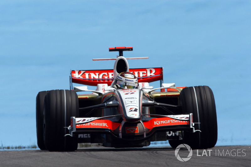 2. <img src="https://cdn-3.motorsport.com/static/img/cfp/0/0/0/0/83/s3/germany-4.jpg" alt="" width="20" height="12" /> Adrian Sutil, 128 Grandes Premios (2006-2011, 2013-2014). Su mejor resultado es el 4° puesto (en Italia 2009).