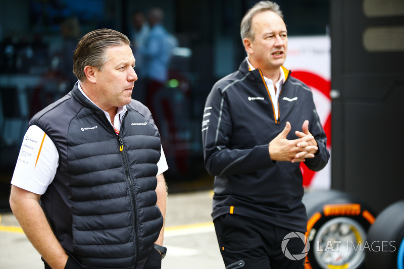 Zak Brown, directeur exécutif du McLaren Technology Group, et Jonathan Neale, directeur général de McLaren