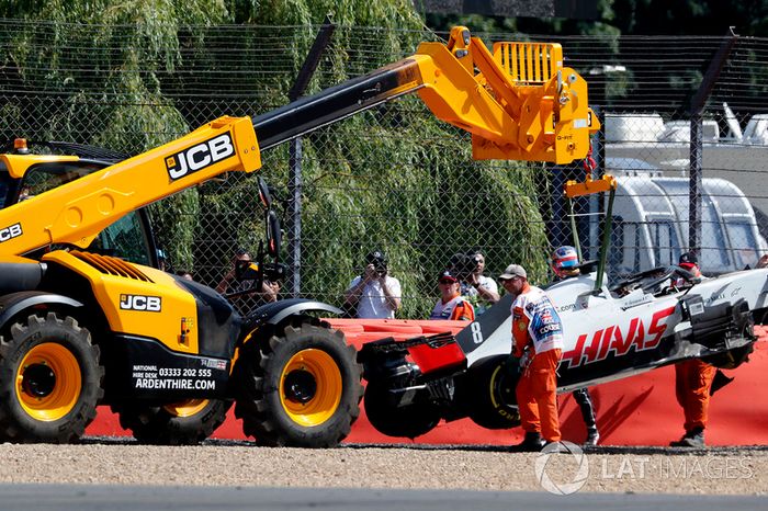 El  Haas VF-18 de Romain Grosjean es retirado