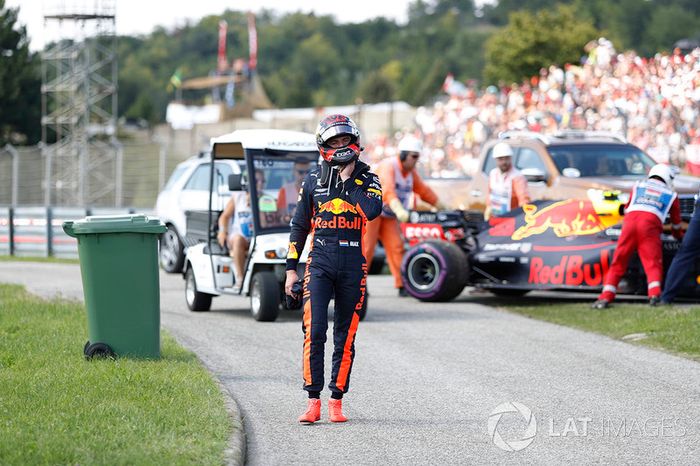 Max Verstappen, Red Bull Racing se retira de la carrera