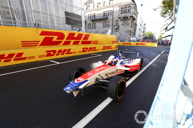 Damage to the front of Felix Rosenqvist, Mahindra Racing
