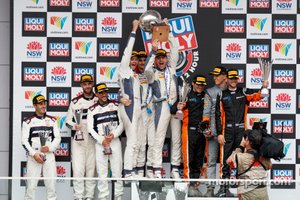 Podio: ganadores #7 Bentley Team M-Sport Bentley Continental GT3: Jules Gounon, Maxime Soulet, Jordan Pepper, segundo lugar 59Racing / EMA Racing McLaren 720S GT3: Alvaro Parente, Ben Barnicoat, Tom Blomqvist , tercer lugar #888 Mercedes-AMG Team Triple Eight Race Engineering Mercedes AMG GT3: Shane Van Gisbergen, Jamie Whincup, Maximilian Götz