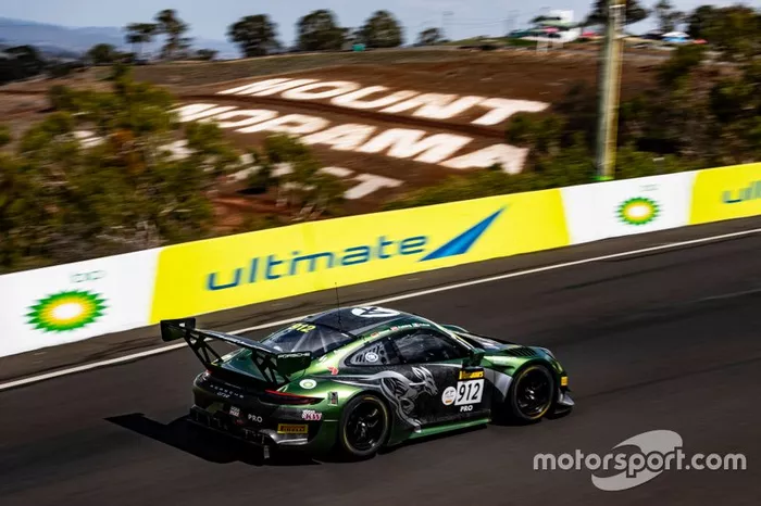 #912 Absolute Racing Porsche GT3 R: Dirk Werner, Matteo Cairoli, Thomas Preining  